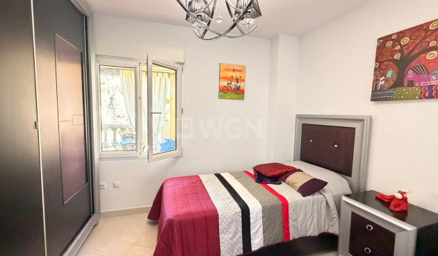 Odsprzedaż - Mieszkanie w bloku - Torrevieja - Aldea Del Mar