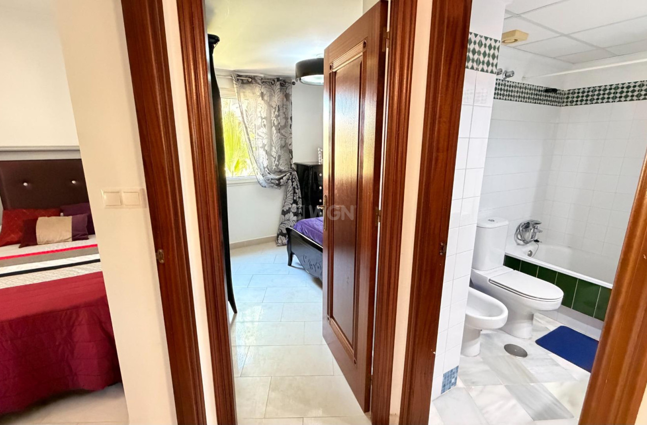 Odsprzedaż - Mieszkanie w bloku - Torrevieja - Aldea Del Mar