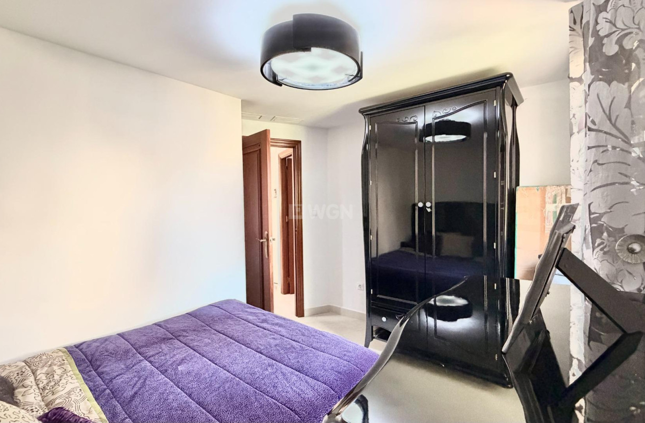 Odsprzedaż - Mieszkanie w bloku - Torrevieja - Aldea Del Mar