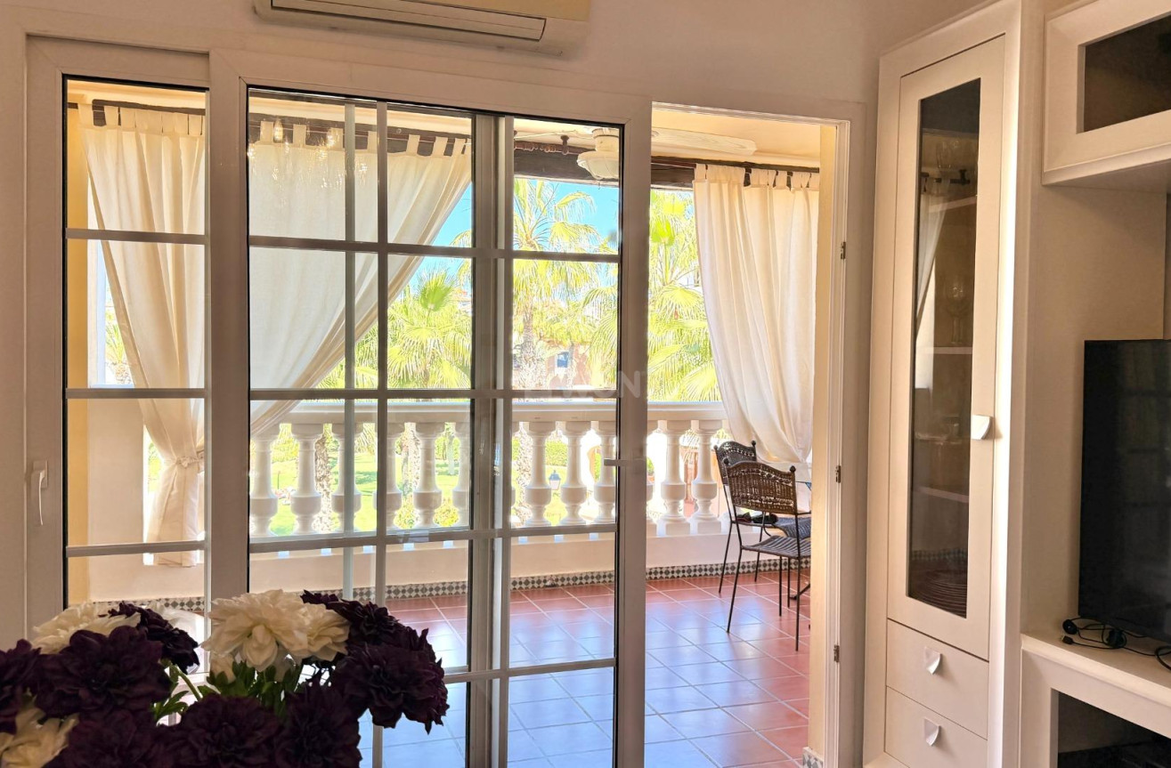 Odsprzedaż - Mieszkanie w bloku - Torrevieja - Aldea Del Mar
