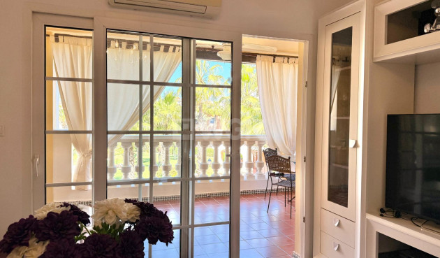 Odsprzedaż - Mieszkanie w bloku - Torrevieja - Aldea Del Mar