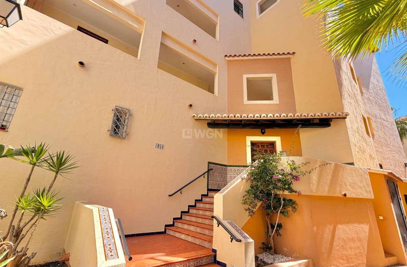 Odsprzedaż - Mieszkanie w bloku - Torrevieja - Aldea Del Mar