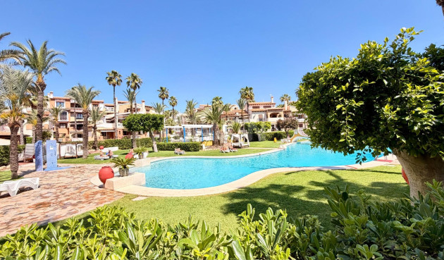 Odsprzedaż - Mieszkanie w bloku - Torrevieja - Aldea Del Mar