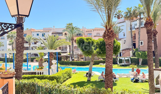 Odsprzedaż - Mieszkanie w bloku - Torrevieja - Aldea Del Mar