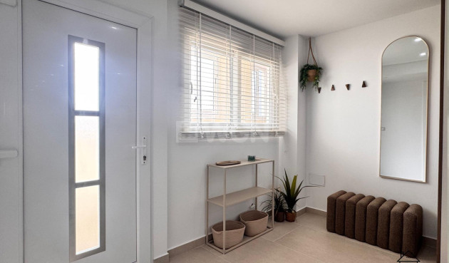 Odsprzedaż - Mieszkanie w bloku - Torrevieja - El Acequión - Los Náufragos