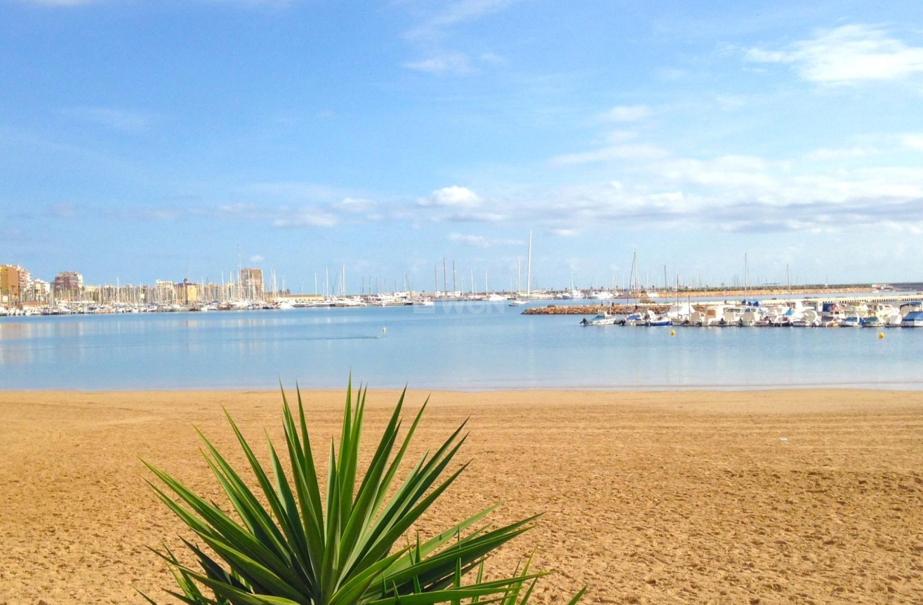 Odsprzedaż - Mieszkanie w bloku - Torrevieja - El Acequión - Los Náufragos