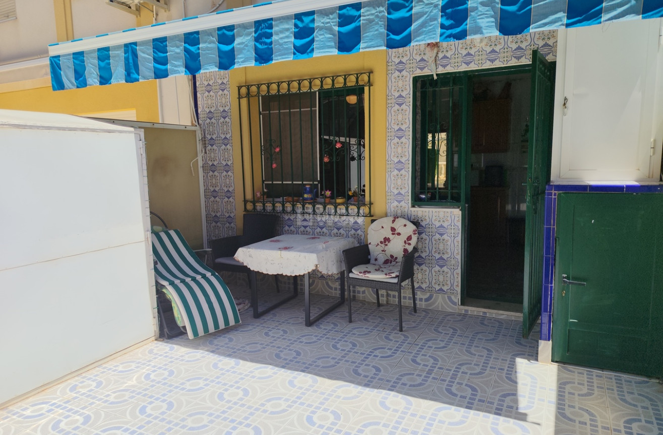 Odsprzedaż - Kamienica - La Zenia - Costa Blanca