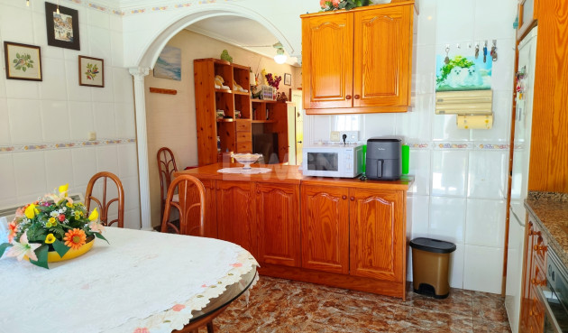 Odsprzedaż - Kamienica - La Zenia - Costa Blanca