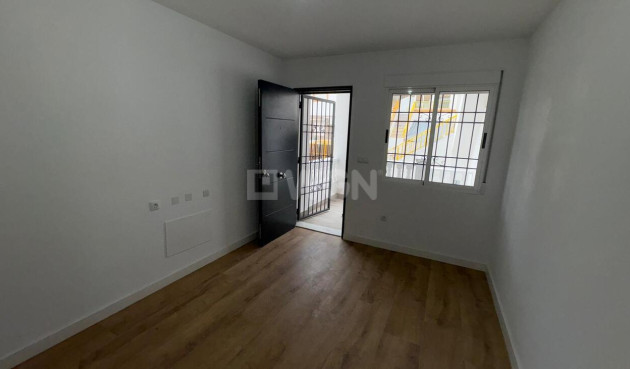 Odsprzedaż - Bungalow - Torrevieja - PARQUE DE LAS NACIONES