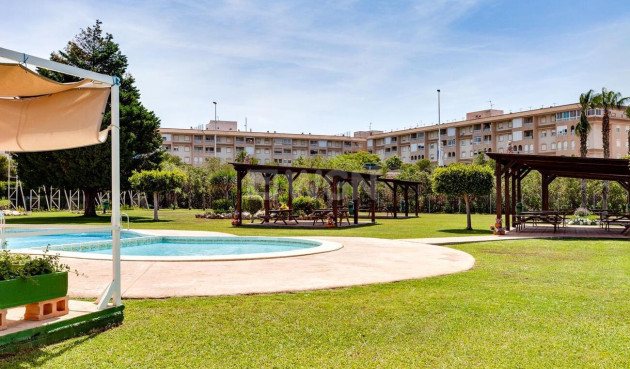 Odsprzedaż - Bungalow - Torrevieja - PARQUE DE LAS NACIONES