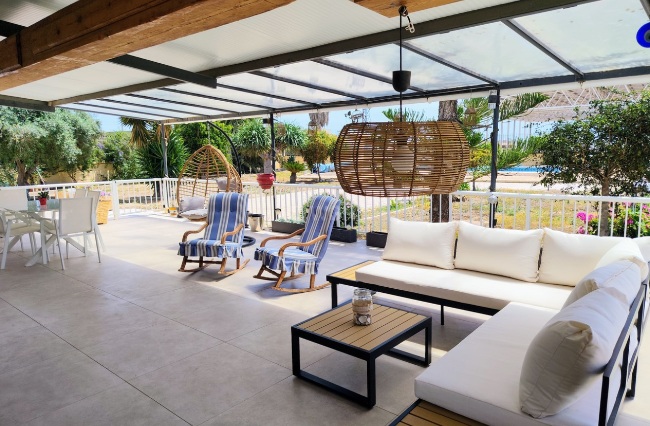 Odsprzedaż - Villa - Los Montesinos - Costa Blanca