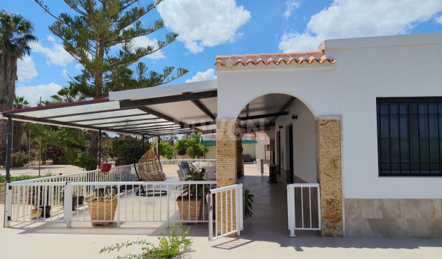 Odsprzedaż - Villa - Los Montesinos - Costa Blanca