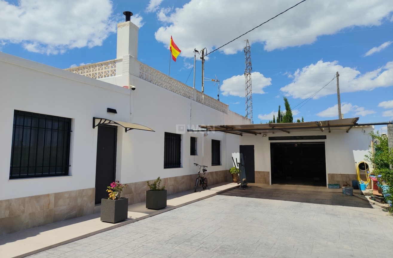 Odsprzedaż - Villa - Los Montesinos - Costa Blanca