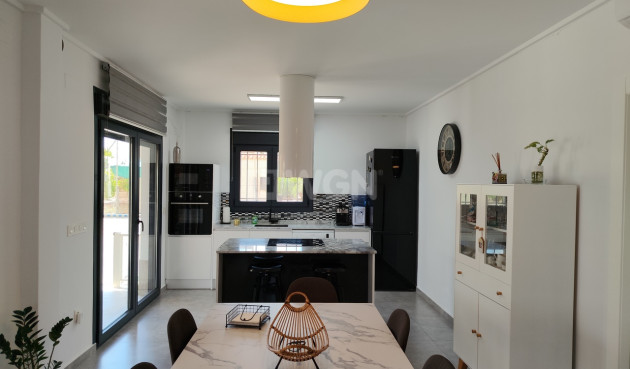 Odsprzedaż - Villa - Los Montesinos - Costa Blanca