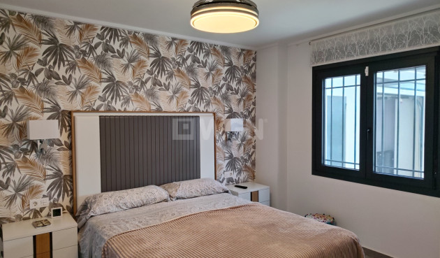 Odsprzedaż - Villa - Los Montesinos - Costa Blanca