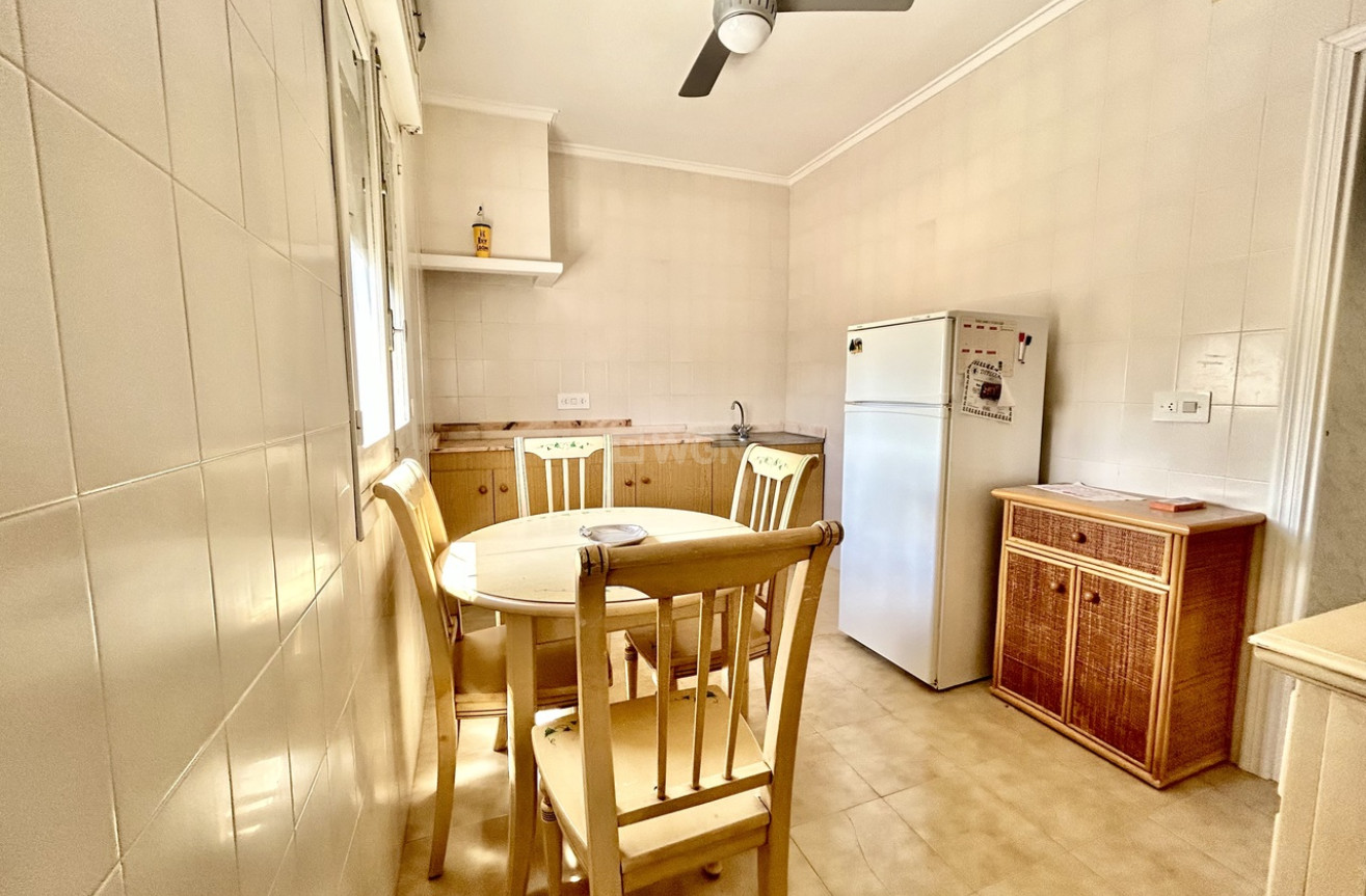 Odsprzedaż - Villa - Los Montesinos - Costa Blanca