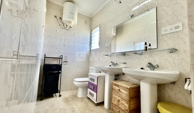 Odsprzedaż - Villa - Los Montesinos - Costa Blanca