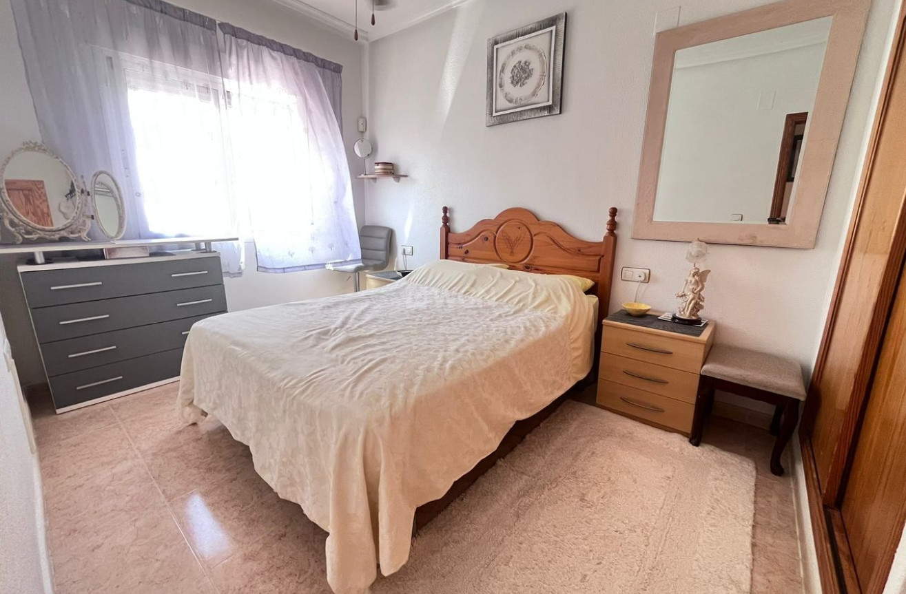 Odsprzedaż - Kamienica - Villamartin - Costa Blanca