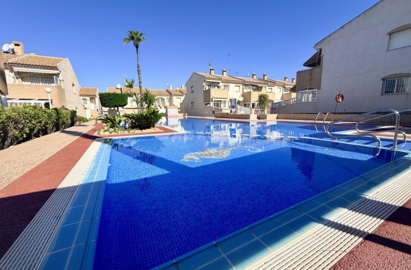 Odsprzedaż - Kamienica - Torrevieja - Costa Blanca