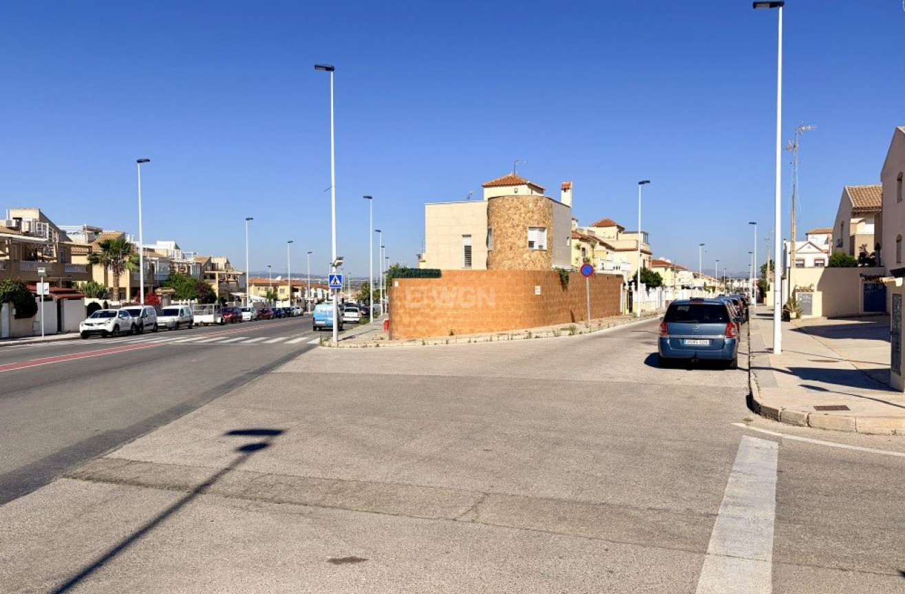 Odsprzedaż - Kamienica - Torrevieja - Costa Blanca