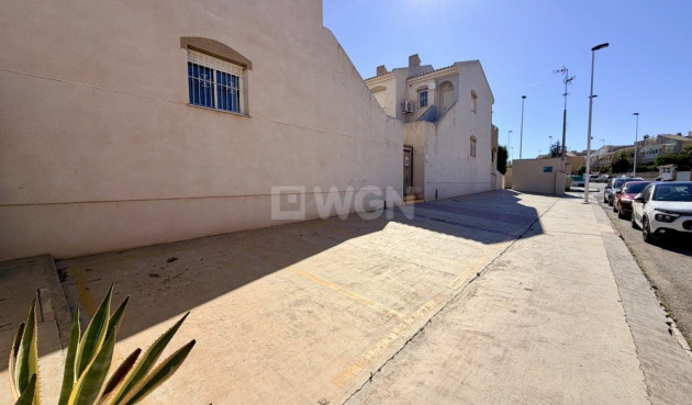 Odsprzedaż - Kamienica - Torrevieja - Costa Blanca