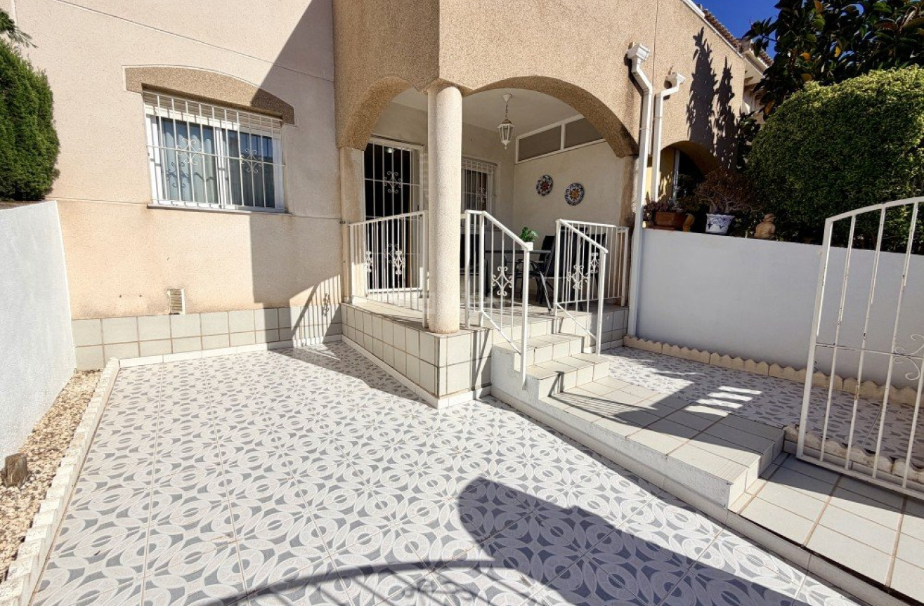 Odsprzedaż - Kamienica - Torrevieja - Costa Blanca