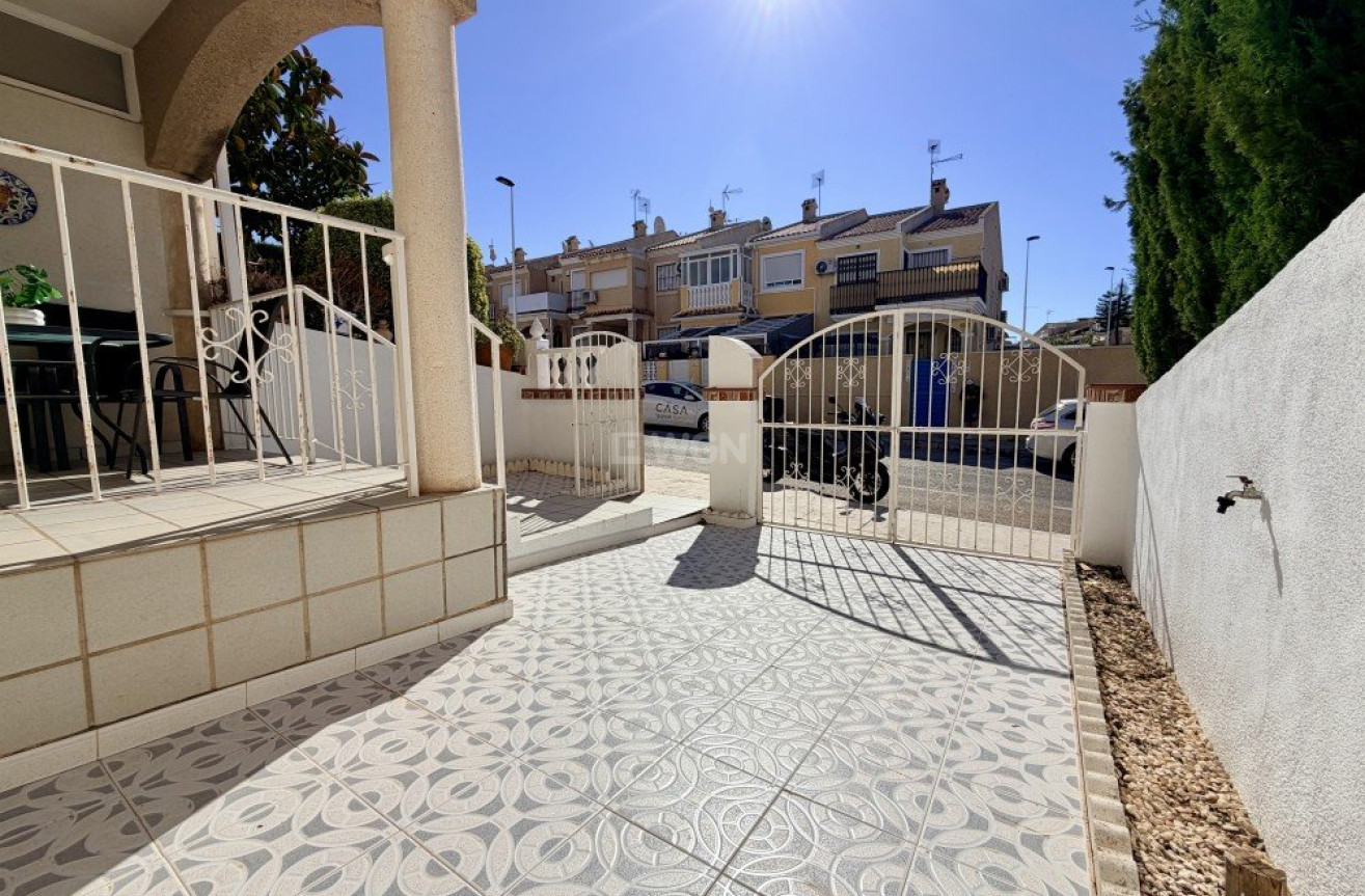Odsprzedaż - Kamienica - Torrevieja - Costa Blanca