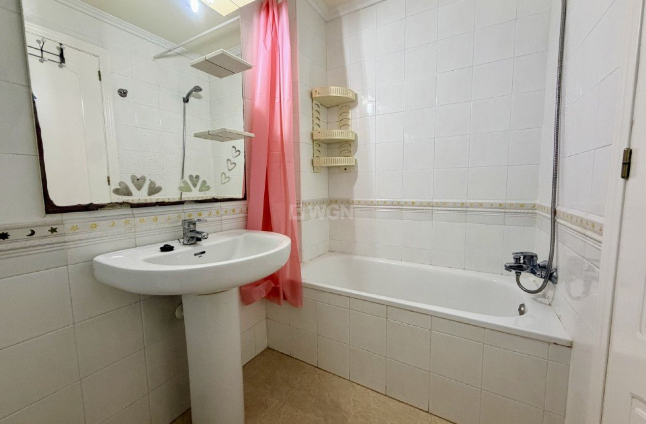 Odsprzedaż - Kamienica - Torrevieja - Costa Blanca