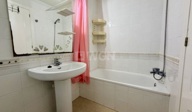 Odsprzedaż - Kamienica - Torrevieja - Costa Blanca