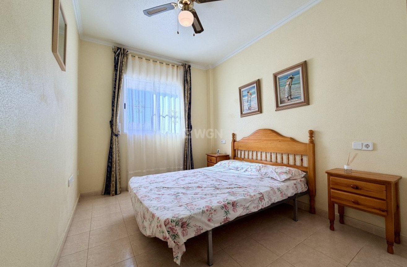 Odsprzedaż - Kamienica - Torrevieja - Costa Blanca