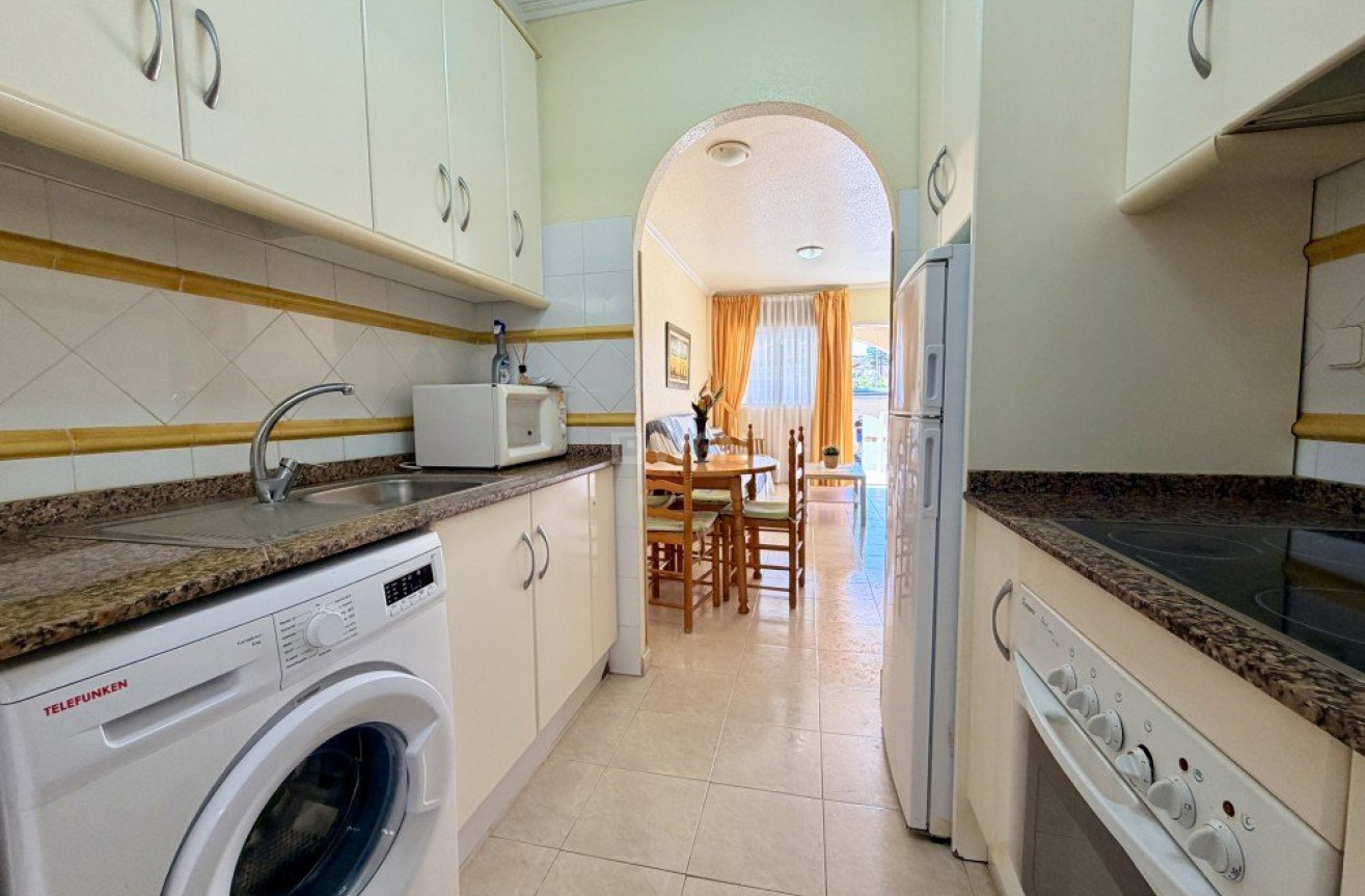 Odsprzedaż - Kamienica - Torrevieja - Costa Blanca