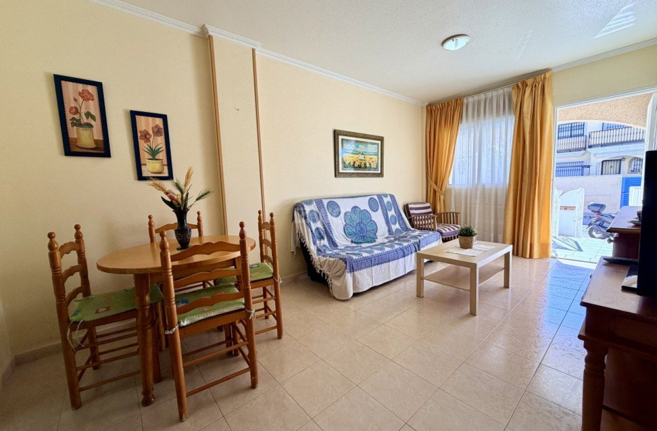 Odsprzedaż - Kamienica - Torrevieja - Costa Blanca