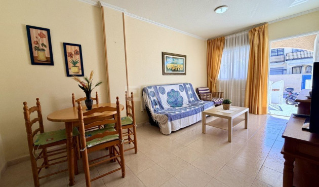 Odsprzedaż - Kamienica - Torrevieja - Costa Blanca