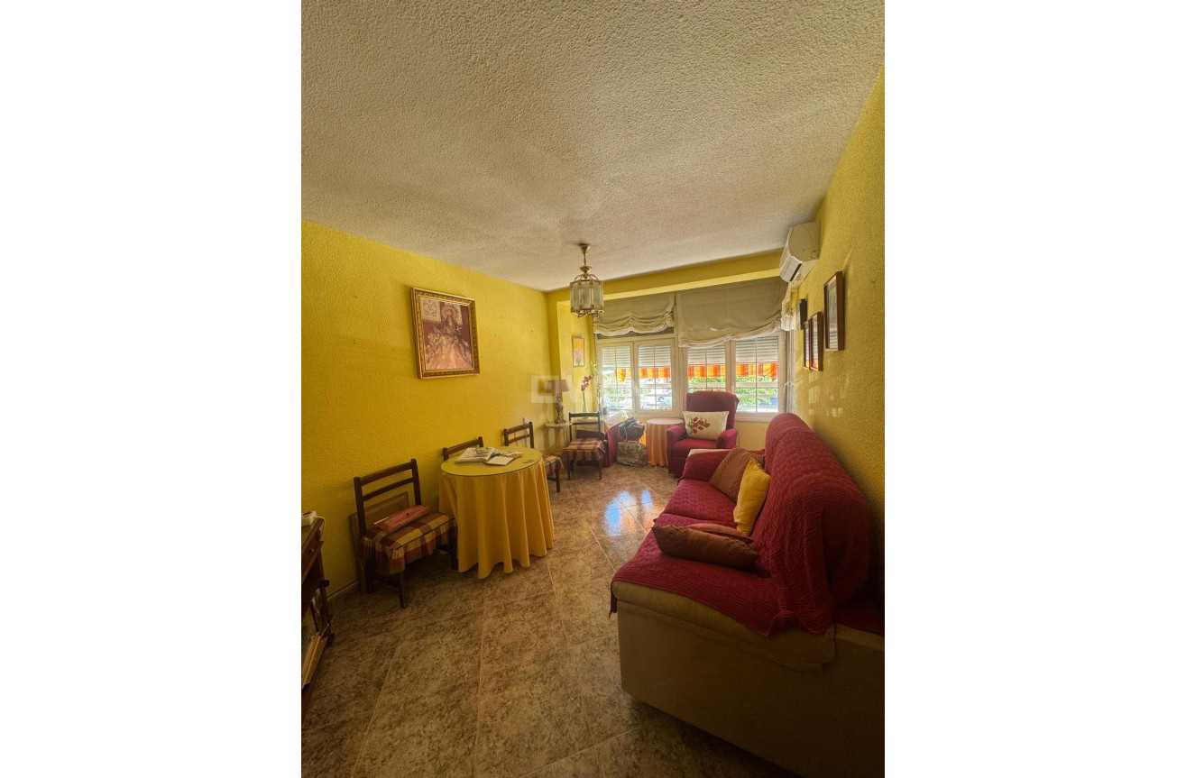 Odsprzedaż - Mieszkanie w bloku - Orihuela - Los Andenes