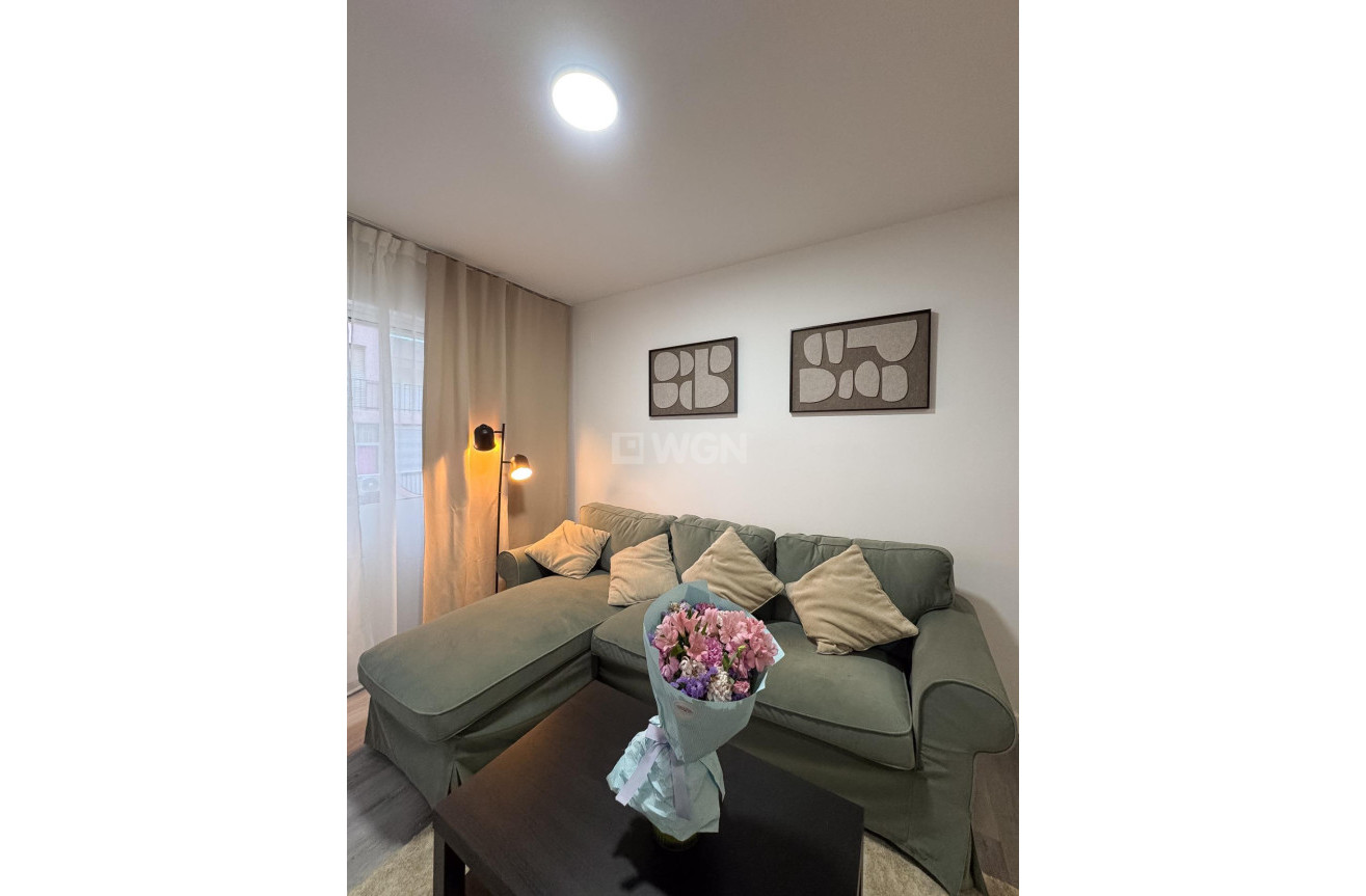 Odsprzedaż - Mieszkanie w bloku - Torrevieja - Curva Del Palangre