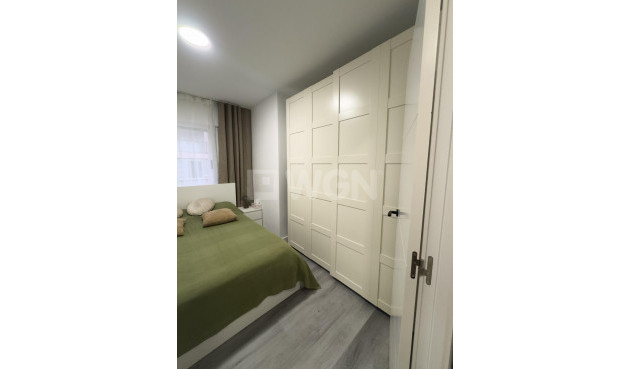 Odsprzedaż - Mieszkanie w bloku - Torrevieja - Curva Del Palangre