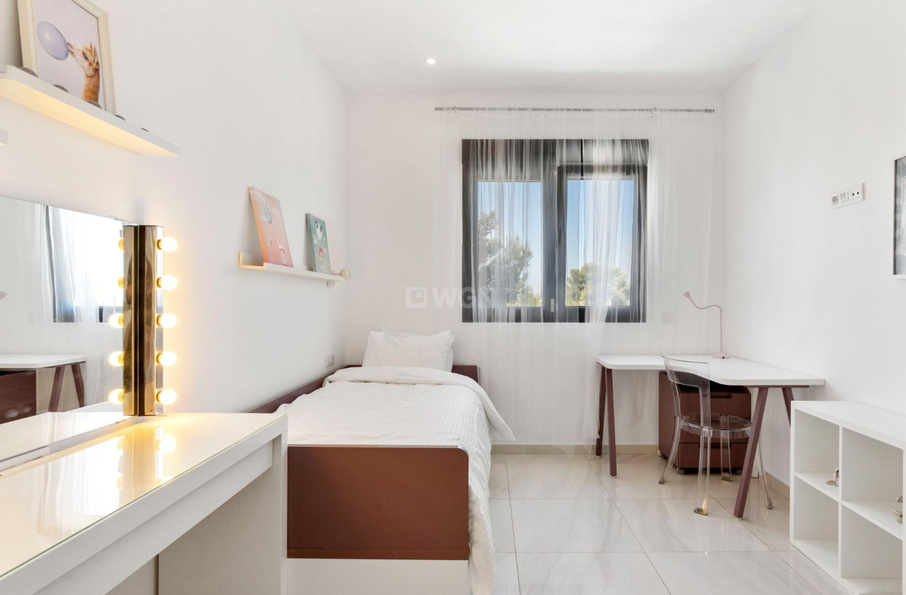 Odsprzedaż - Kamienica - Alicante - Costa Blanca Sur