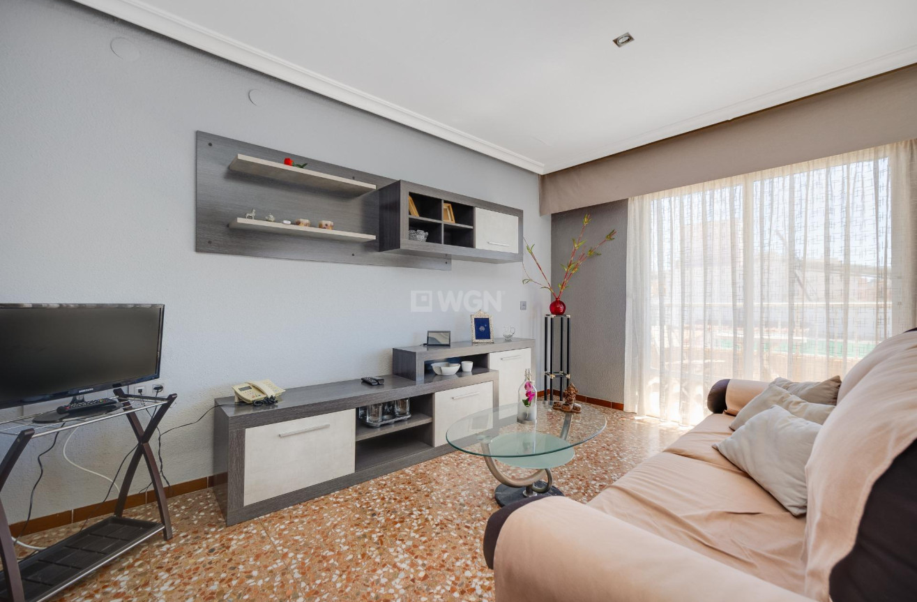 Odsprzedaż - Mieszkanie w bloku - Torrevieja - Centro