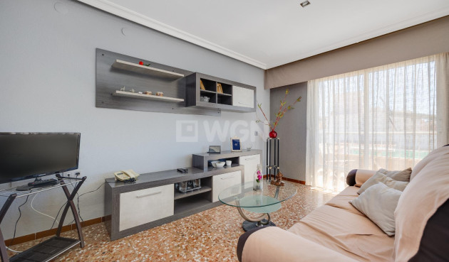 Odsprzedaż - Mieszkanie w bloku - Torrevieja - Centro