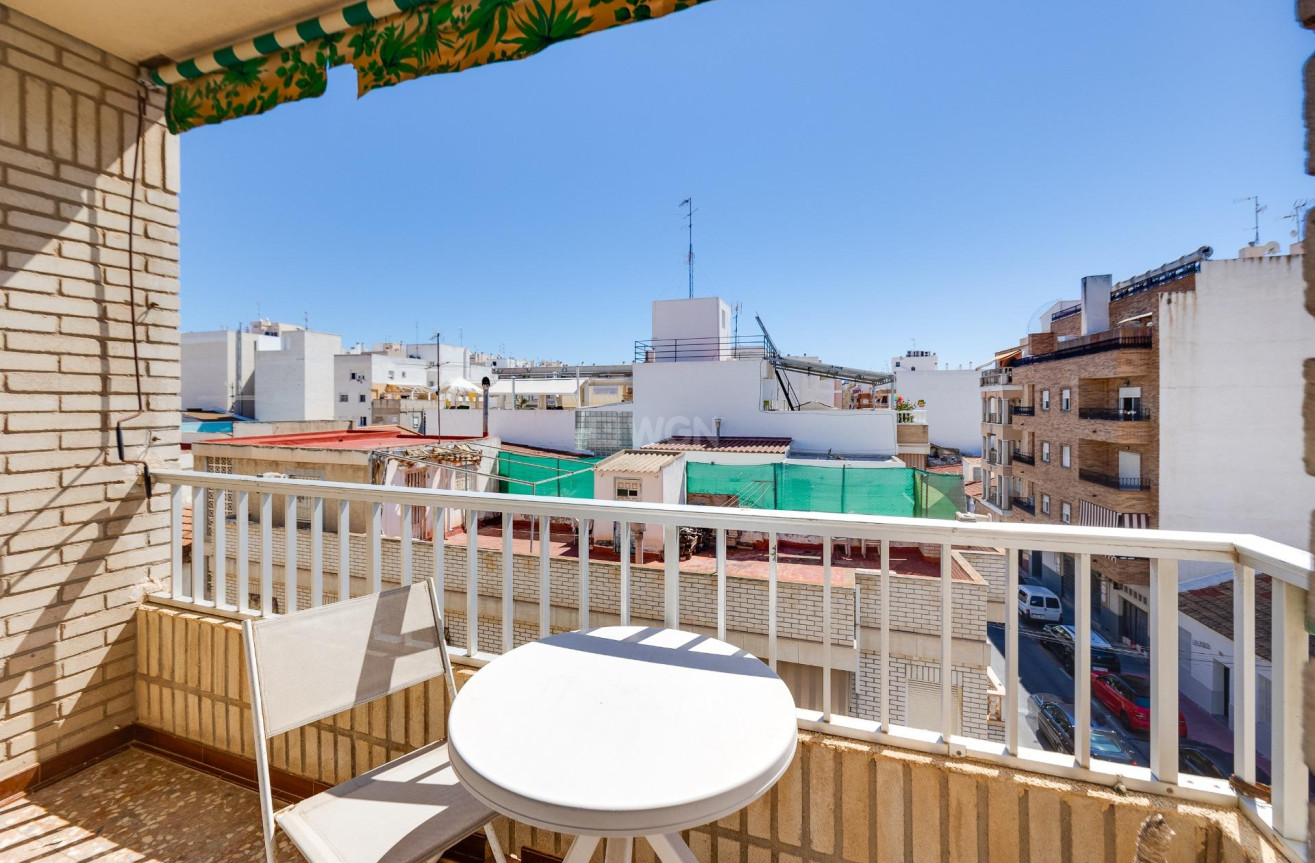 Odsprzedaż - Mieszkanie w bloku - Torrevieja - Centro