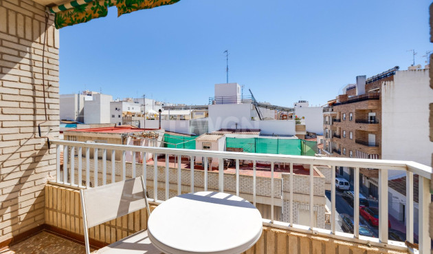 Odsprzedaż - Mieszkanie w bloku - Torrevieja - Centro