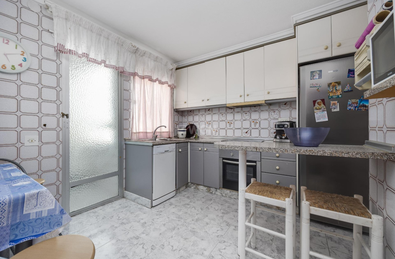 Odsprzedaż - Mieszkanie w bloku - Torrevieja - Centro