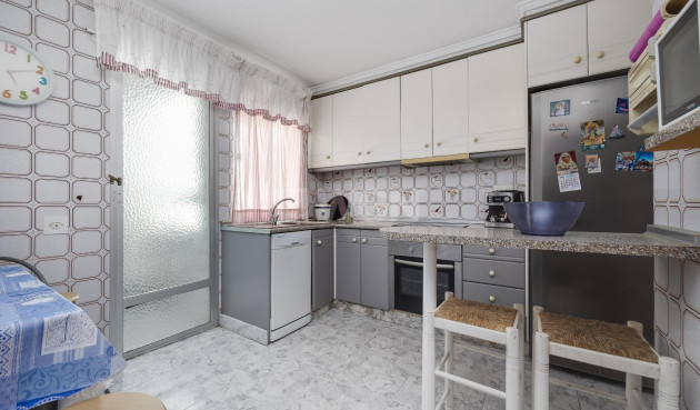 Odsprzedaż - Mieszkanie w bloku - Torrevieja - Centro