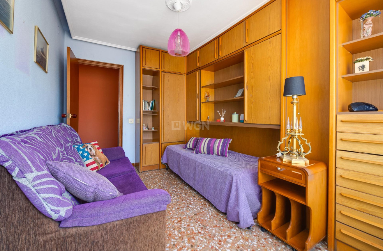 Odsprzedaż - Mieszkanie w bloku - Torrevieja - Centro