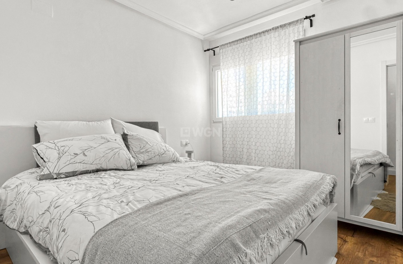 Odsprzedaż - Mieszkanie w bloku - Torrevieja - Costa Blanca