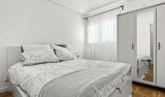 Odsprzedaż - Mieszkanie w bloku - Torrevieja - Costa Blanca