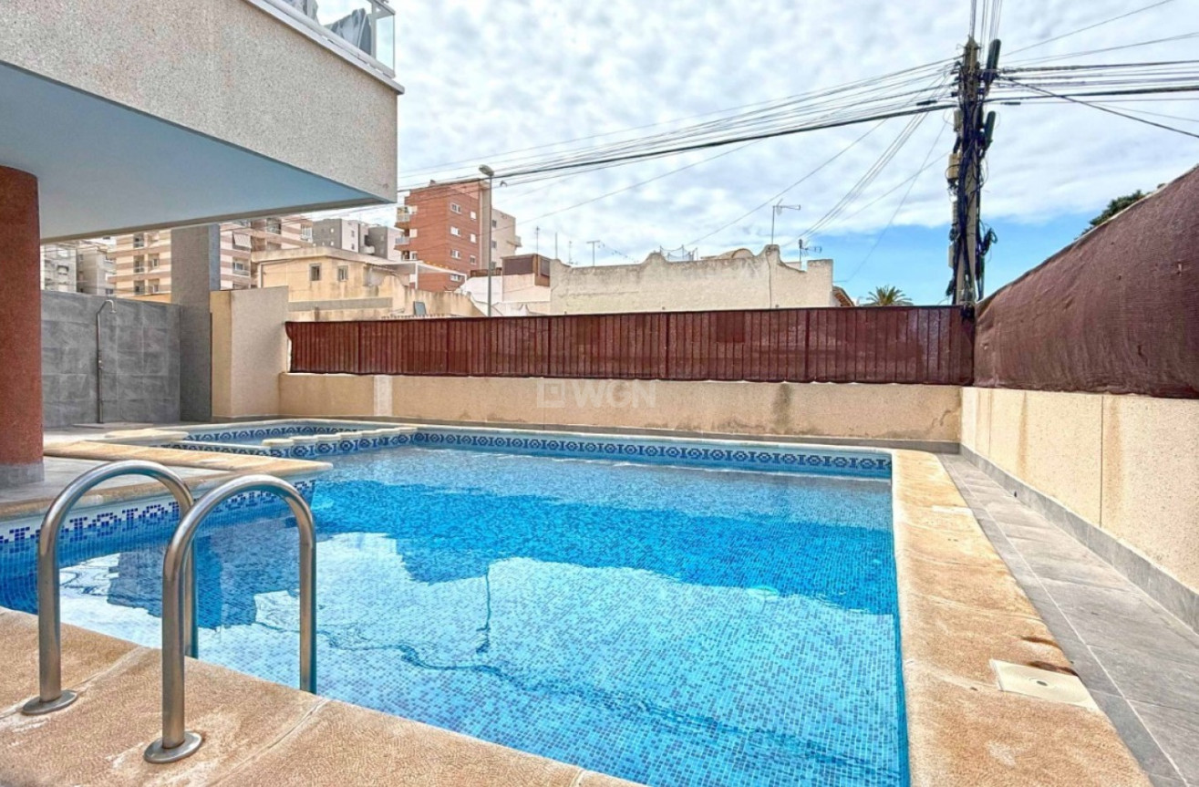 Odsprzedaż - Mieszkanie w bloku - Torrevieja - Costa Blanca