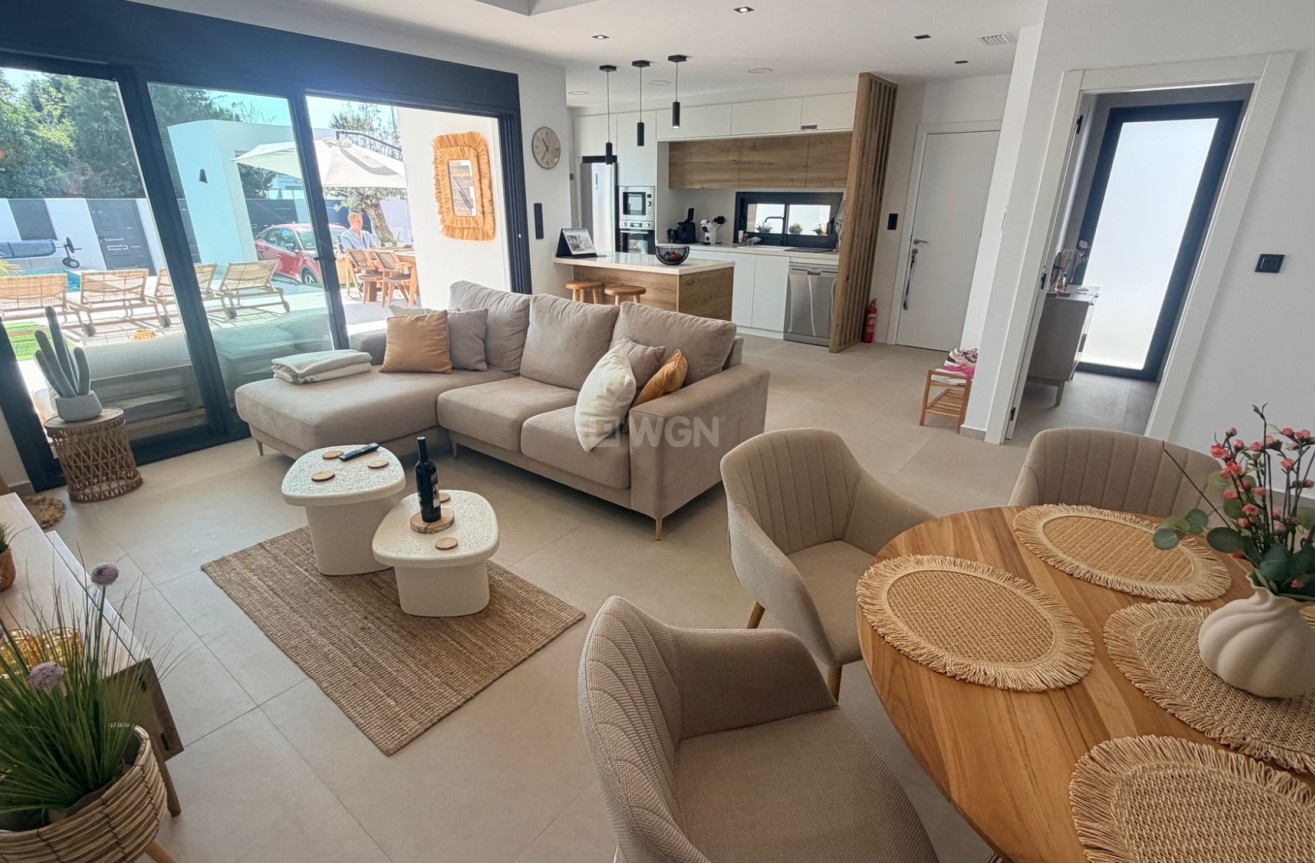 Odsprzedaż - Villa - Dolores - Costa Blanca