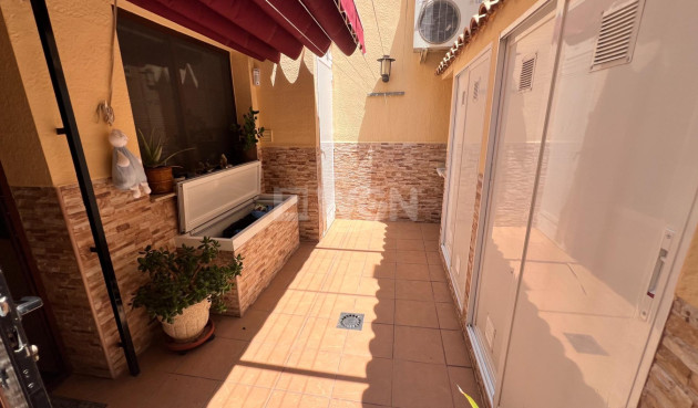 Odsprzedaż - Kamienica - Torrevieja - Los Balcones - Los Altos del Edén
