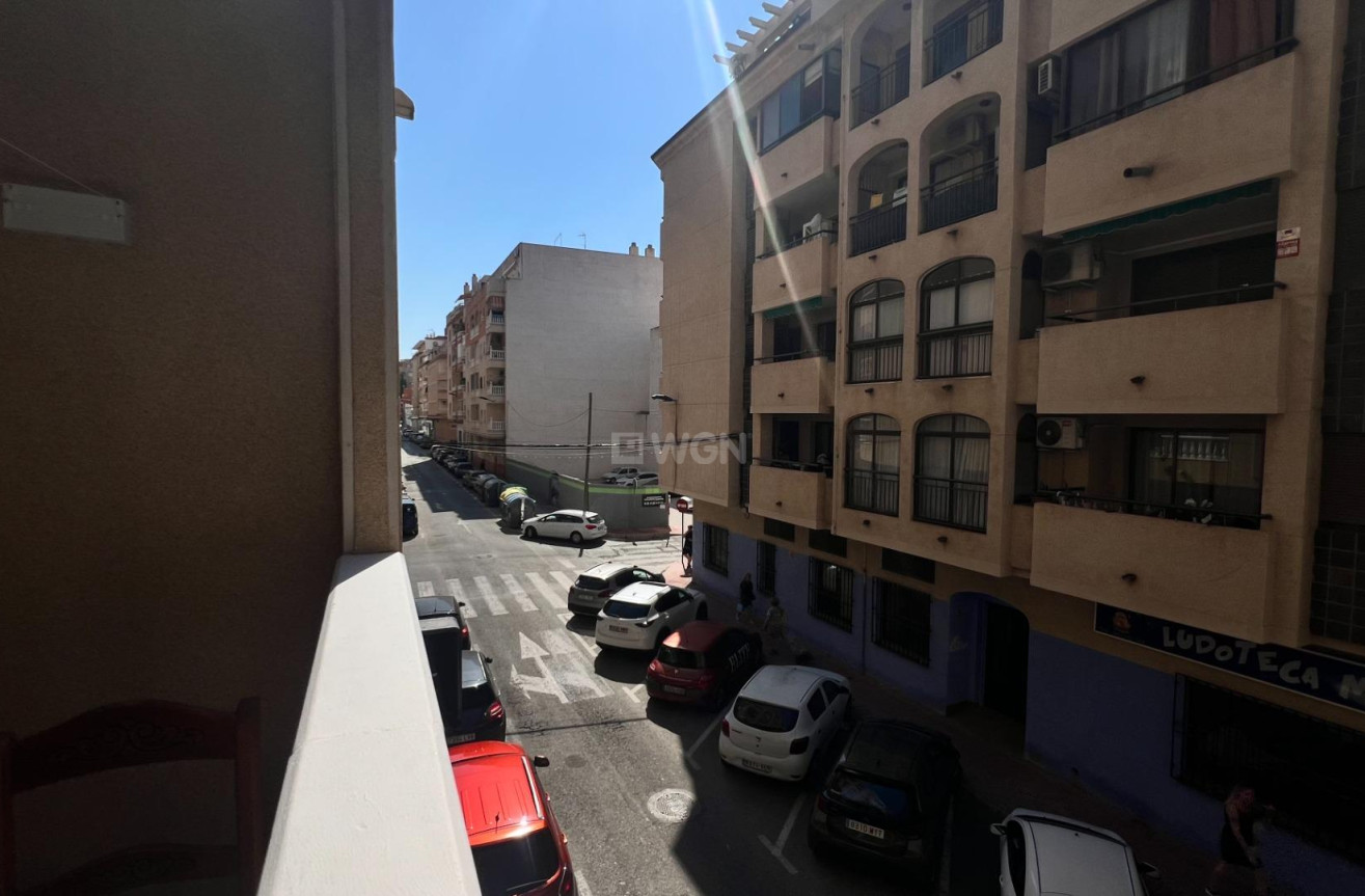 Odsprzedaż - Mieszkanie w bloku - Torrevieja - PARQUE DE LAS NACIONES